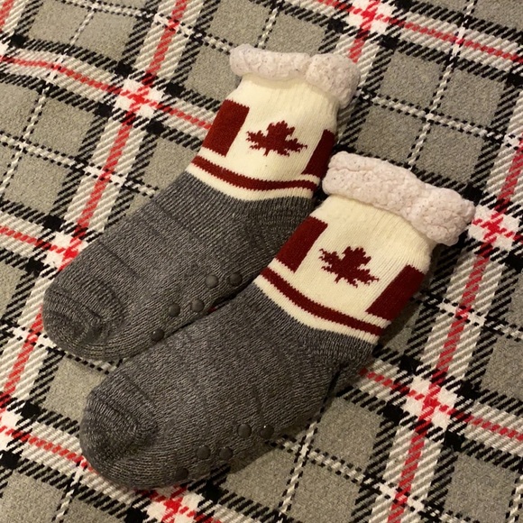 Abs “Canadian Maple” Grip Slipper Socks (Pair # 2) - Picture 2 of 7